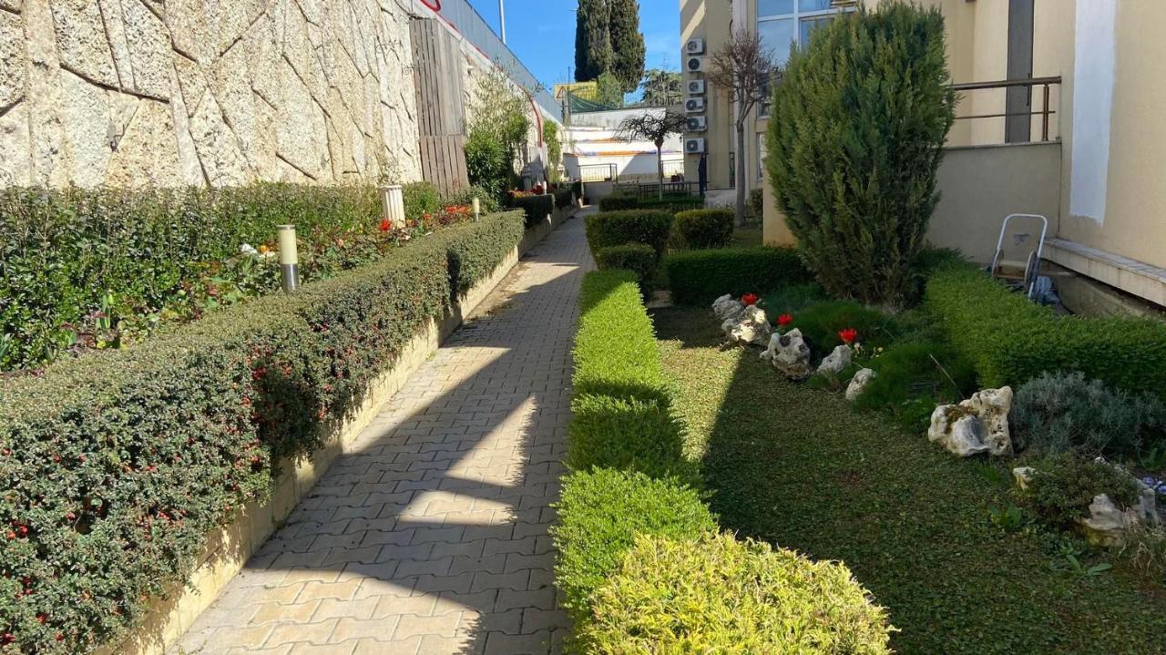 Апартамент- Вила Флоренс На 600 М От Плажа! Varna Exterior foto